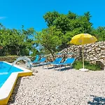 Losinj Haus With Pool Lussingrande