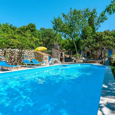 Apartment Losinj Haus With Pool