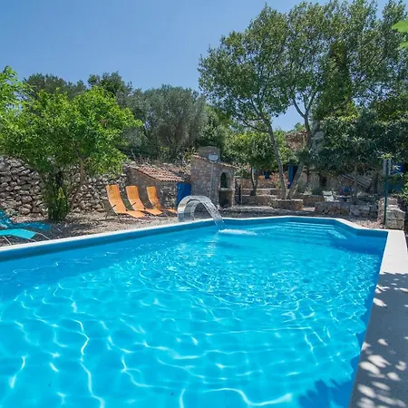 Apartment Losinj Haus With Pool Veli Losinj