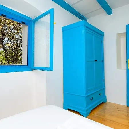 בית נופש Losinj Haus With Pool