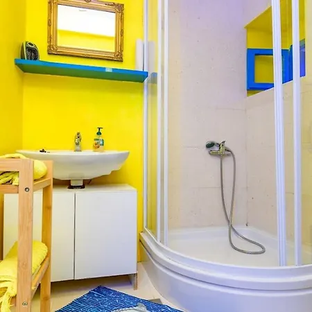 Losinj Haus With Pool בית נופש וולי לוסיניי