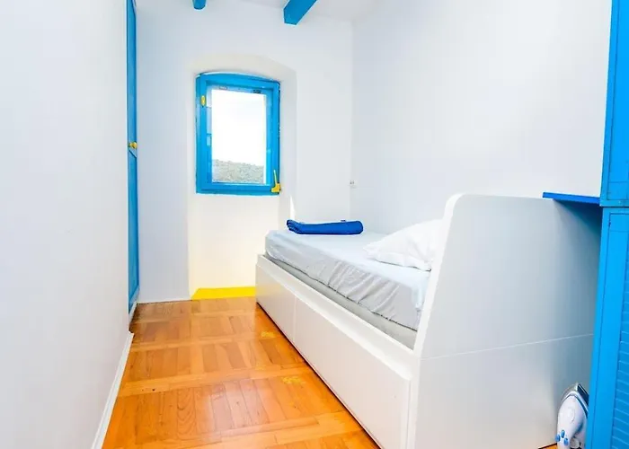 Losinj Haus With Pool *