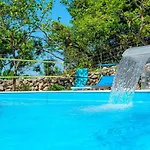 Vakantiehuis Losinj Haus With Pool Veli Lošinj