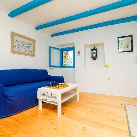 Losinj Haus With Pool * ヴェリ・ロシニュ