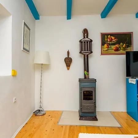 別荘 Losinj Haus With Pool