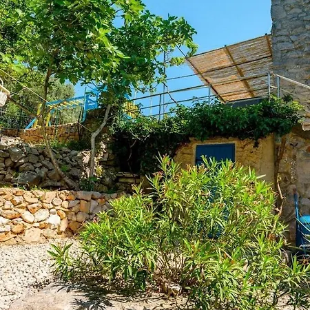 別荘 Losinj Haus With Pool *