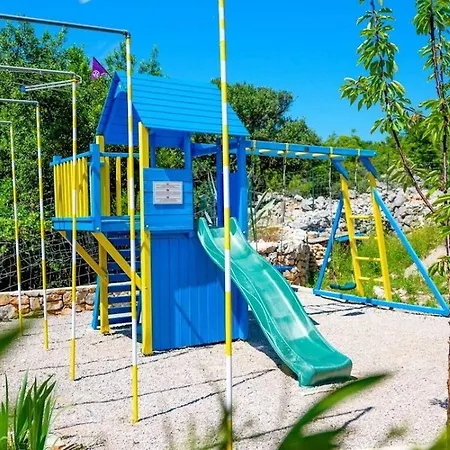 Losinj Haus With Pool ヴェリ・ロシニュ