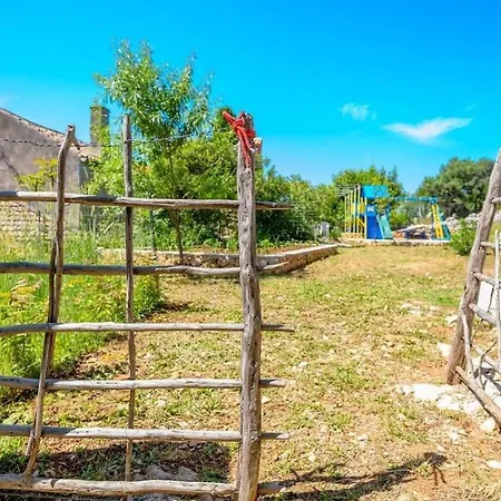 別荘 Losinj Haus With Pool
